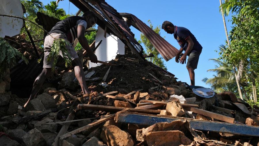 Kondisi setelah Siklon Ditwah elanda kawasan Mawathura, distrik Kandy, Sri Lanka, Rabu (3/12/2025). (REUTERS/Thilina Kaluthotage)