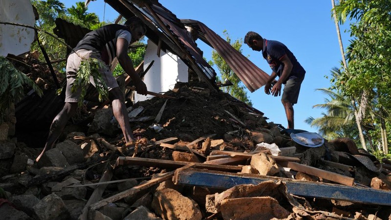 Kondisi setelah Siklon Ditwah elanda kawasan Mawathura, distrik Kandy, Sri Lanka, Rabu (3/12/2025). (REUTERS/Thilina Kaluthotage)