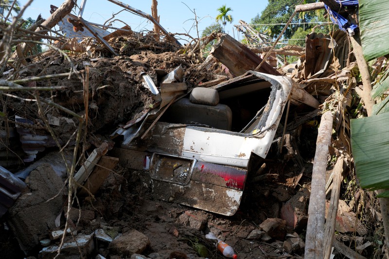 Kondisi setelah Siklon Ditwah elanda kawasan Mawathura, distrik Kandy, Sri Lanka, Rabu (3/12/2025). (REUTERS/Thilina Kaluthotage)