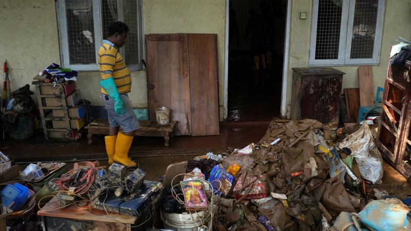Kondisi setelah Siklon Ditwah elanda kawasan Mawathura, distrik Kandy, Sri Lanka, Rabu (3/12/2025). (REUTERS/Thilina Kaluthotage)