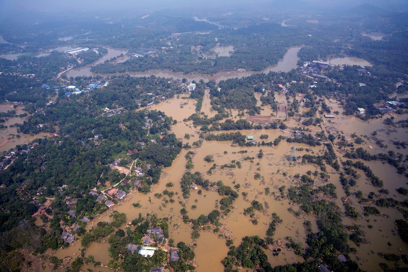 Kondisi setelah Siklon Ditwah elanda kawasan Mawathura, distrik Kandy, Sri Lanka, Rabu (3/12/2025). (REUTERS/Thilina Kaluthotage)