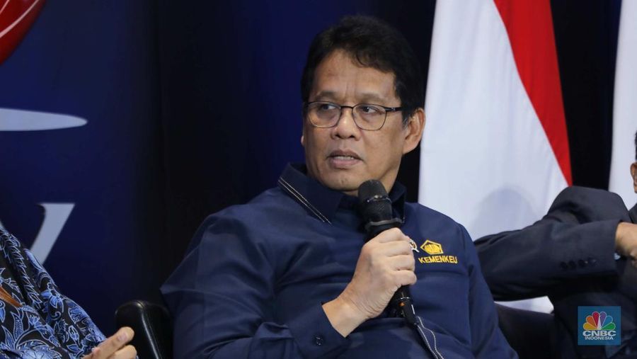 Menteri Keuangan, Purbaya Yudhi Sadewa menyampaikan paparan dalam acara Financial Forum 2025 di Jakarta, Rabu (3/12/2025). (CNBC Indonesia/Tri Susilo)