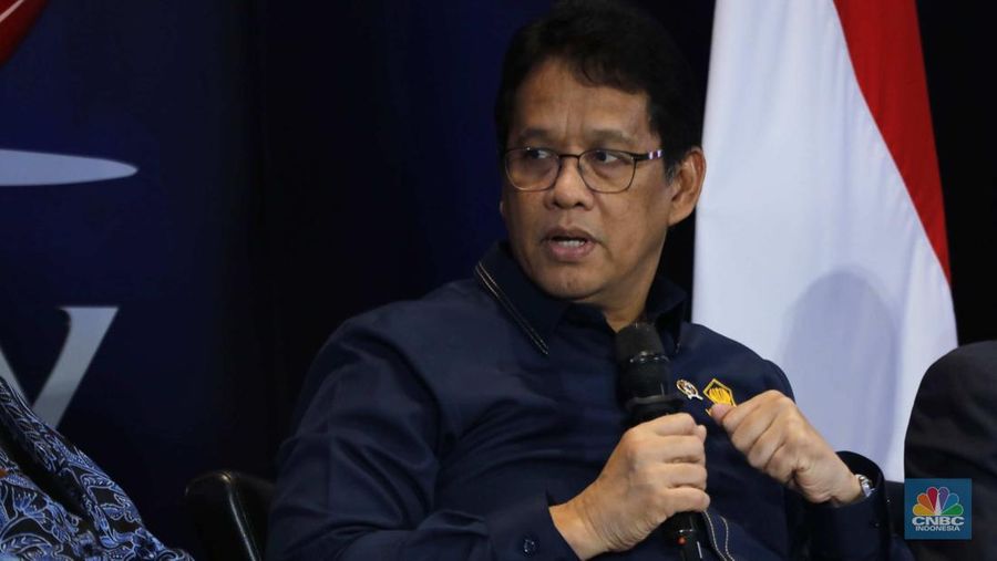 Menteri Keuangan, Purbaya Yudhi Sadewa menyampaikan paparan dalam acara Financial Forum 2025 di Jakarta, Rabu (3/12/2025). (CNBC Indonesia/Tri Susilo)