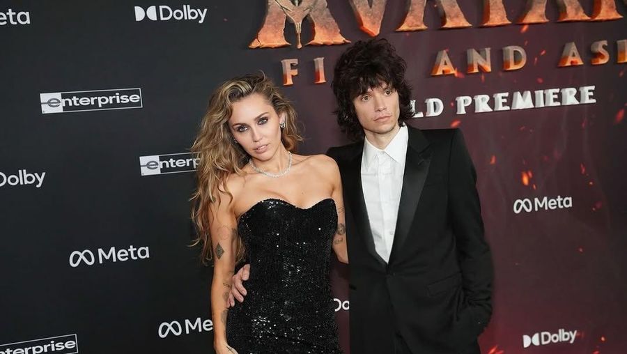 Miley Cyrus dan Maxx Morando. (Instagram/mileycyrus)