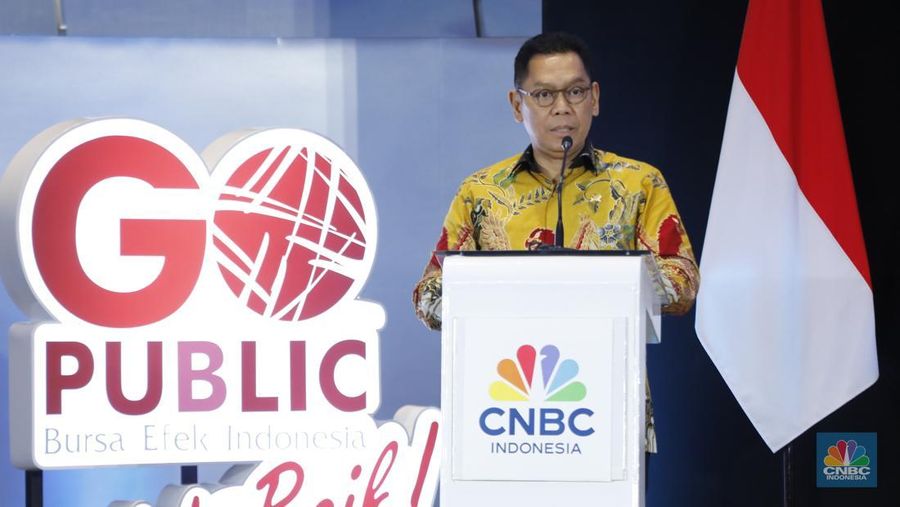 Wakil Ketua DPR RI, Adies Kadir menyampaikan pidato utama dalam acara Financial Forum 2025 di Bursa Efek Indonesia, Jakarta, Rabu (3/12/2025). (CNBC Indonesia/Tri Susilo)