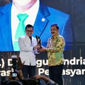Gebrak Perubahan, Menteri Agus Dinobatkan Jadi Transformational Leader