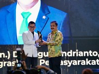 Gebrak Perubahan, Menteri Agus Dinobatkan Jadi Transformational Leader