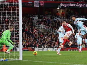 Brentford Nantikan Pertarungan Bola Mati dengan Arsenal