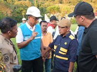 Pemulihan Listrik Sumut Dikebut, Menteri ESDM Tinjau Lokasi Terdampak
