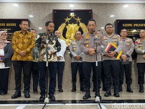 Kapolri-Menhut Bentuk Satgas Gabungan Usut Kayu Gelondong di Banjir Sumatera