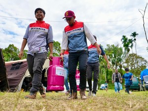 Menteri ESDM-Dirut Pertamina Tinjau Ketersediaan Bantuan di Aceh-Sumut