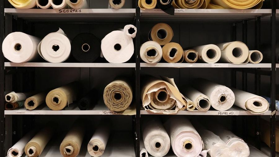 Pabrik tas Prada di Scandicci, Italia. (REUTERS/Claudia Greco)