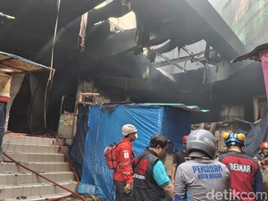 Video Kebakaran di Pasar Anyar Bogor, 20 Kios Hangus