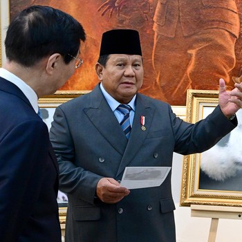 Potret Satrio Wiratama yang Diperkenalkan Prabowo ke Ketua MPR China