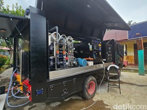 Water Treatment Polda Riau Salurkan Air Bersih untuk Korban Bencana Agam
