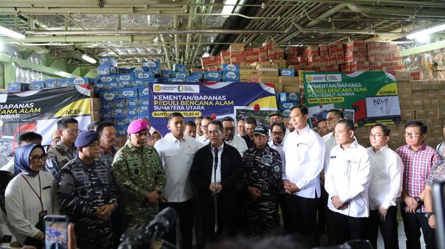Bantu Korban Bencana, Mentan Kirim Kapal Penuh Logistik ke Sumatra