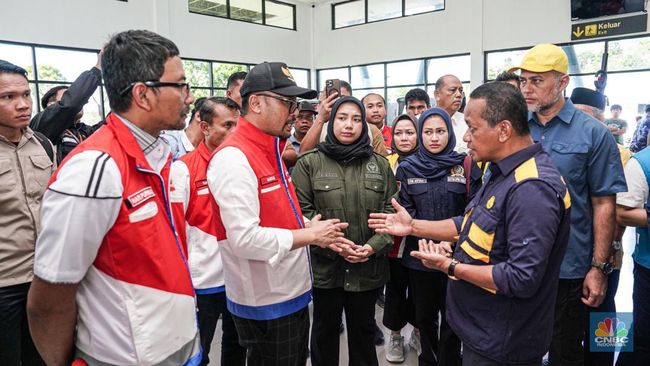 Bahlil dan Dirut Pertamina Tinjau Pemulihan Energi di Aceh, Sumut-Sumbar