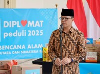 Menlu Sugiono Salurkan Bantuan untuk Korban Bencana Sumatera