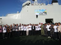 Pakai Kapal Perang, Mentan Kirim Bantuan ke Korban Banjir Sumatera