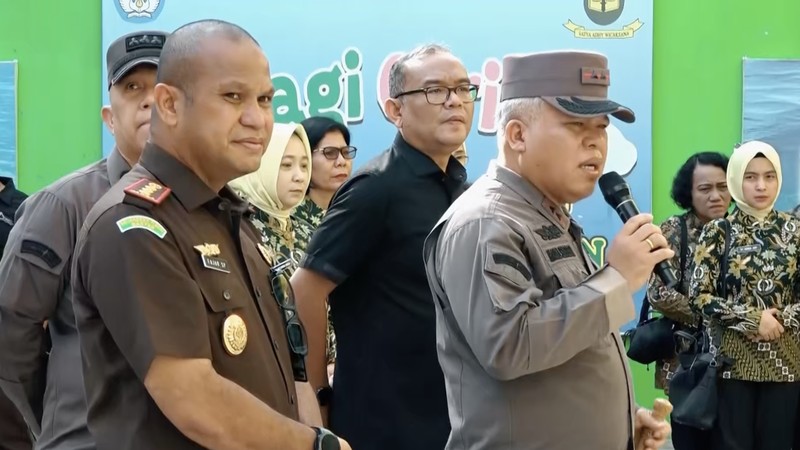 Penyerahan bantuan dari Kejaksaan Tinggi Sumatera Utara. (Dok. Kejati Sumut)