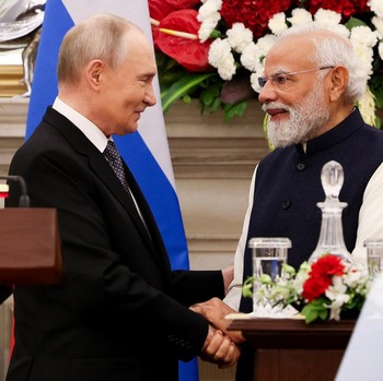 Awas AS Ngamuk! Putin-Modi Senyum Salaman, Suplai Energi India Dijamin