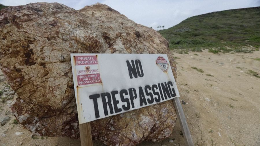 Rumah mewah di pulau tempat Jeffrey Epstein, terpidana kasus kejahatan seksual, diduga memaksa gadis-gadis di bawah umur untuk berhubungan seks dengan pria-pria berkuasa. (Tangkapan Layar Video/AFP))
