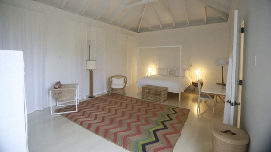 Rumah mewah di pulau tempat Jeffrey Epstein, terpidana kasus kejahatan seksual, diduga memaksa gadis-gadis di bawah umur untuk berhubungan seks dengan pria-pria berkuasa. (Tangkapan Layar Video/AFP))