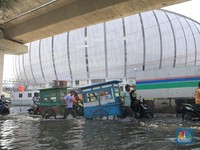 Penampakan Banjir di mana-mana: Malang-Jakarta Diserang Air Bah-Laut