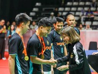 Jojo-Ginting Ajak Penonton Tanding Bulu Tangkis di wondr BrightUp Cup