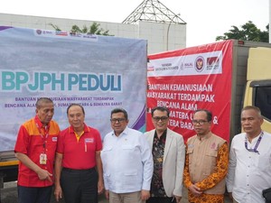 BPJPH dan Alfamart Lepas 10 Truk Bantuan Kemanusiaan untuk Sumatera