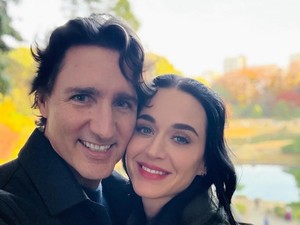 Katy Perry Posting Foto Pelukan Bareng Eks PM Kanada Justin Trudeau