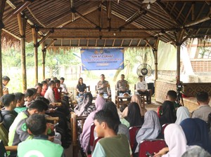 Polres Tangsel Gelar Pengobatan Gratis hingga Bagi Sembako ke Ojol