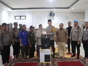 Jamin Keamanan, Polisi Salurkan Safe Deposit Box untuk Masjid di Tangsel