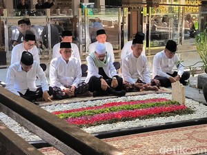 Gus Yahya Siap Penuhi Apa pun yang Diminta Kiai Sepuh NU di Jombang