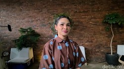 Andien dan Raditya Dika Terdampak Abu Vulkanik, Pesawat Sempat Putar Balik