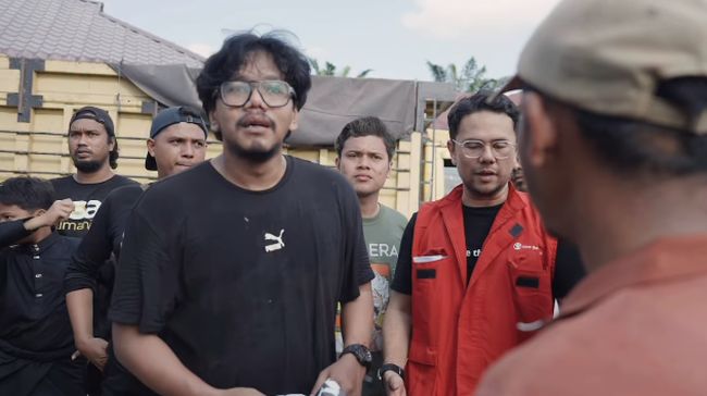 Ferry Irwandi Apresiasi TNI-Polri soal Bantuan Bencana Sumatra