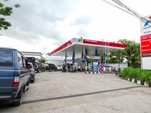 Distribusi BBM & LPG di Aceh Mulai Pulih, Antrean SPBU Terurai