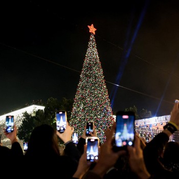 Potret Hangat Jelang Natal di Palestina, Ribuan Warga Berkumpul