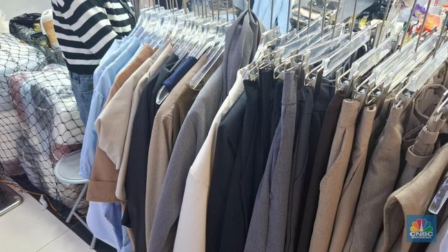 Marak Pakaian White Label, Pedagang Pasar Tanah Abang Tak Tahu Asalnya