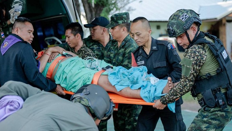Thailand melancarkan serangan udara terhadap militer Kamboja, Senin (8/12/2025). (Tangkapan Layar Telegram/WarFront Witness)