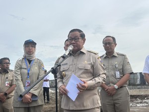 Tinjau Muara Baru Jakut, Pramono Minta Pembangunan Tanggul Raksasa Dilanjut