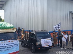 Penerima Bantuan Pangan di Labuan Bajo Kini Terima Minyak Goreng Selain Beras