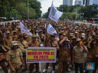 Kades Cs Ramai-Ramai Demo di Dekat Monas, Teriak-Teriak Ini