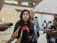 Menkomdigi Ungkap Nasib Airbnb, ChatGPT, dan Cloudflare di Indonesia