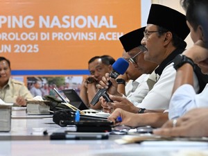 Rakor dengan Prabowo, Mensos Laporkan Upaya Penanganan Bencana Sumatera