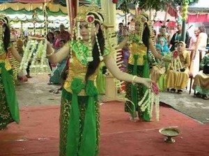Melihat Lebih Dekat Tari Baksa Kembang dari Kesultanan Banjar