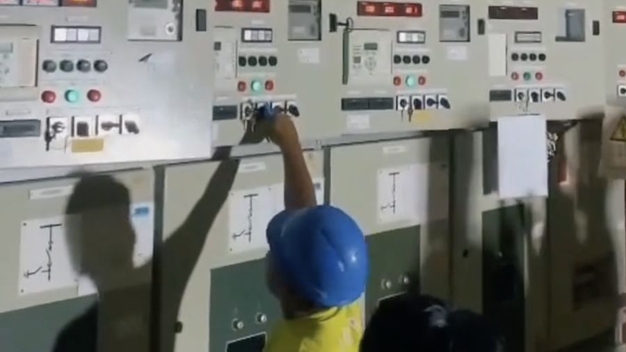 PLN berhasil memulihkan 100% sistem kelistrikan Sumatra Utara pada Minggu (07/12) yang sebelumnya terdampak banjir dan longsor. (Instagram/pln_id)