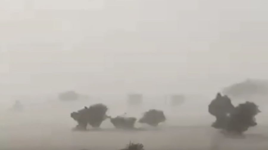 Potret badai hantam arab saudi. (saudiweathergr/X)