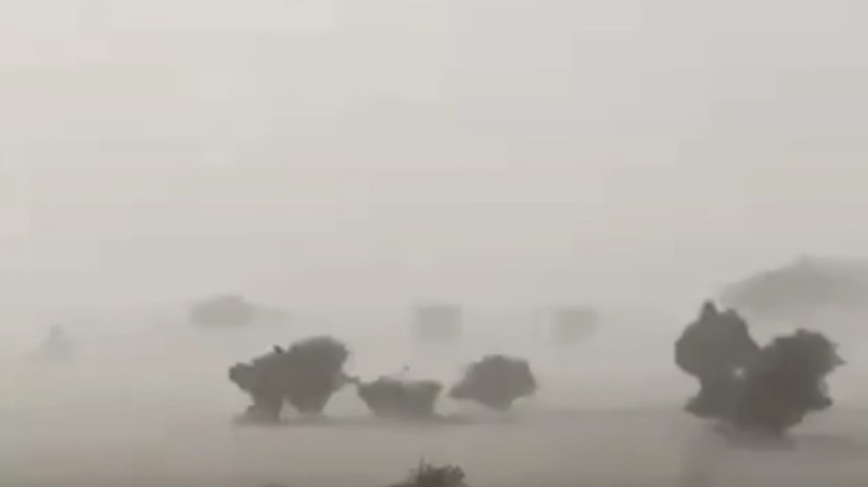 Potret badai hantam arab saudi. (saudiweathergr/X)