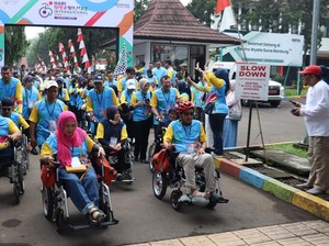 Sentra Wyata Guna Bandung Gelar Fun Walk Meriah Peringati Hari Disabilitas